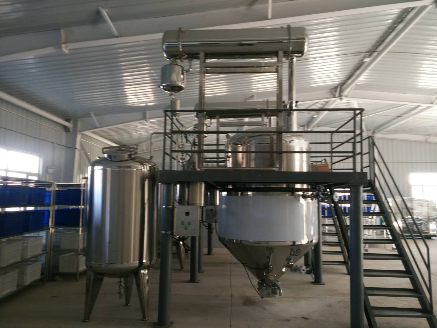 Suggestion for selecting equipment for extracting rose essential oil